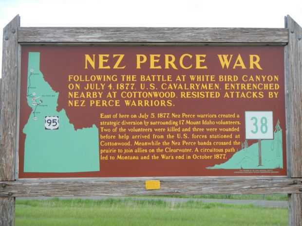 NEZ PERCE WAR MEMORIAL MARKER