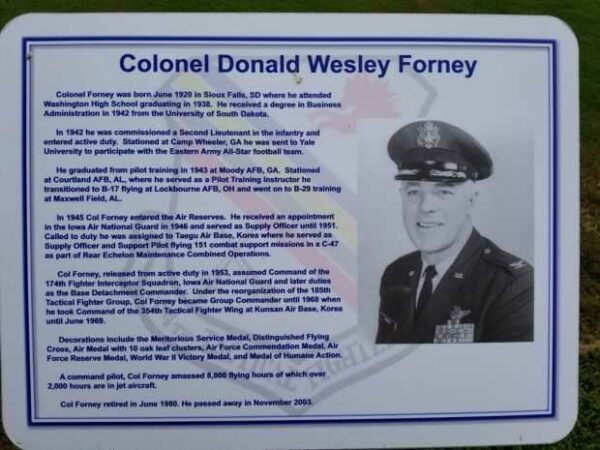 COLONEL DONALD WESLEY FORNEY MEMORIAL PLAQUE