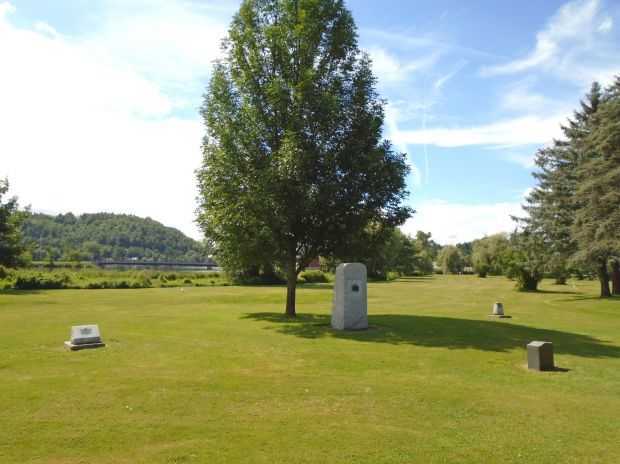 BAXTER POST NO 51 G.A.R. WAR MEMORIAL