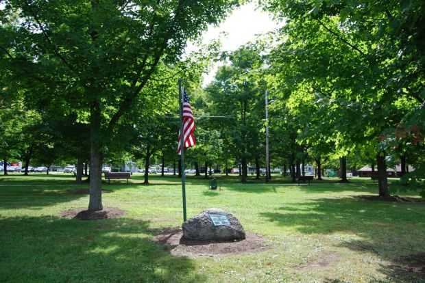BURTON SOLDIERS OF THE AMERICAN REVOLUTION WAR MEMORIAL