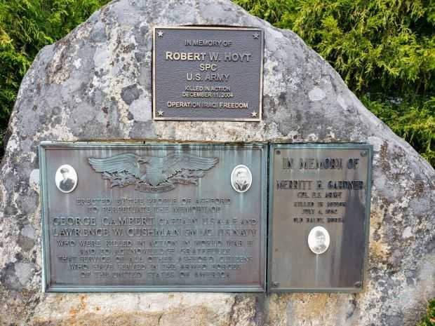 ASHFORD WAR VETERANS MEMORIAL CLOSE-UP