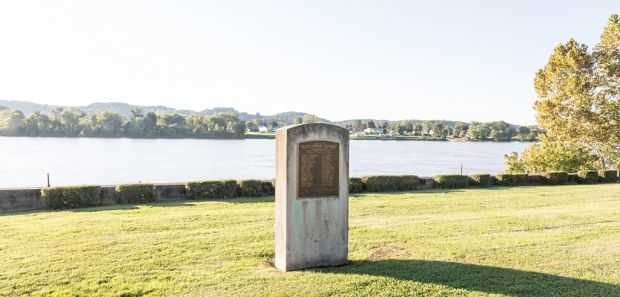 REVOLUTIONARY SOLDIERS BURIED IN MASON COUNTY MEMORIAL