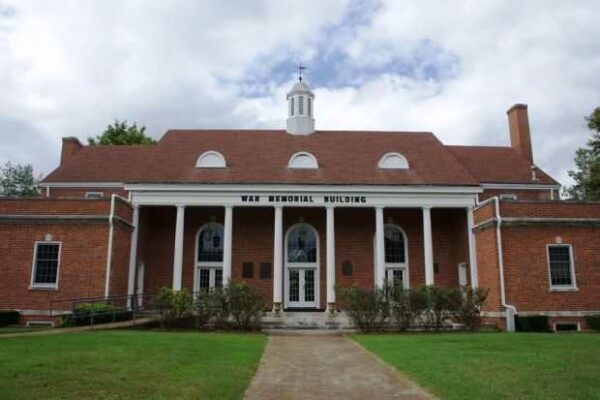 DICKSON COUNTY WAR MEMORIAL BUILDING