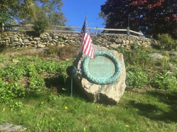 IN GRATEFUL MEMORY OF ENSIGN RICHARD RUNDLETT WELLS MEMORIAL