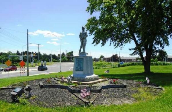 FULLERTON WORLD WAR MEMORIAL