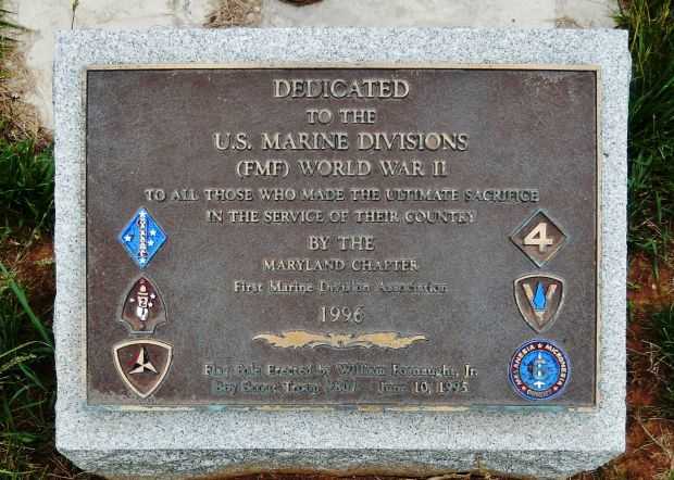 U.S. MARINE DIVISIONS (FMF) WORLD WAR II MEMORIAL  PLAQUE