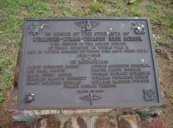 WELLFORD-LYMAN-TUCAPAU HIGH SCHOOL STUDENTS WORLD WAR II MEMORIAL PLAQUE