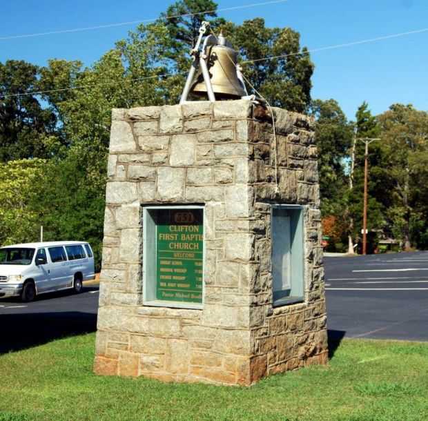 CLIFTON FIRST BAPTIST CHURCH WORLD WAR II MEMORIAL