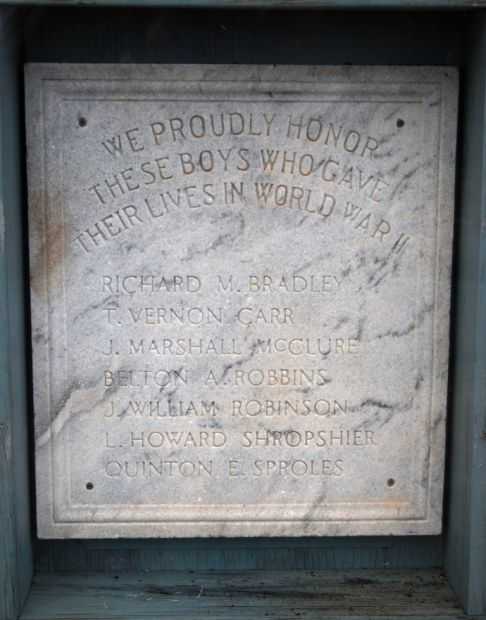 CLIFTON FIRST BAPTIST CHURCH WORLD WAR II MEMORIAL HONOR ROLL STONE