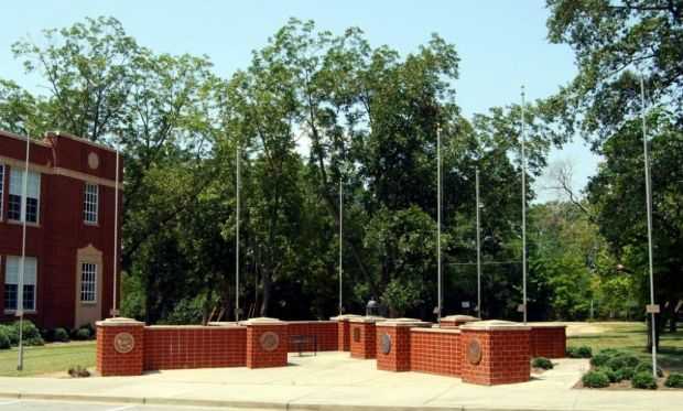 BROOKLAND CAYCE SCHOOLS WORLD WAR II MONUMENT & MEMORIAL