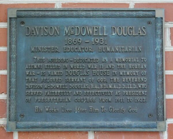 DAVISON MCDOWELL DOUGLAS WAR MEMORIAL BUILDING PLAQUE
