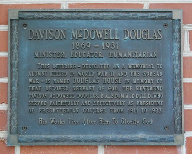 DAVISON MCDOWELL DOUGLAS WAR MEMORIAL BUILDING PLAQUE