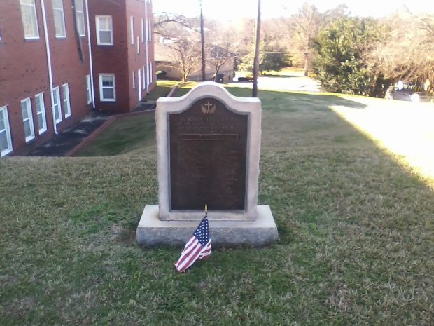 THE SECOND BAPTIST CHURCH WORLD WAR II MEMORIAL