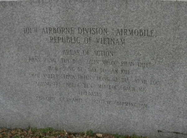 101ST AIRBORNE DIVISION WAR MEMORIAL STONE A