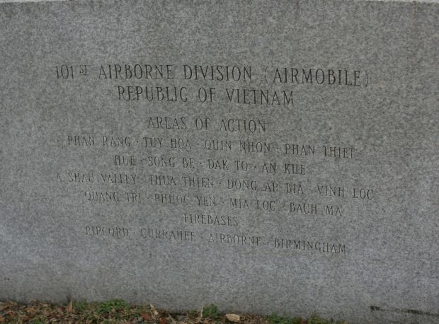 101ST AIRBORNE DIVISION WAR MEMORIAL STONE A