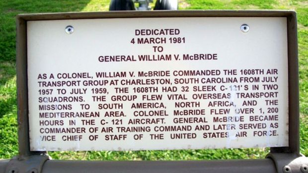 C-121 “CONSTELLATION” MEMORIAL AIRCRAFT PLAQUE B