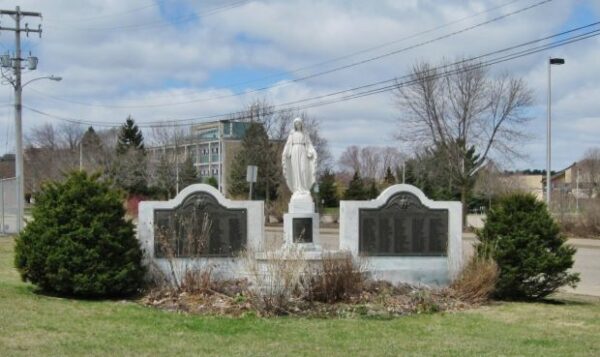 ST. STANISLAUS PARISH WORLD WAR II MEMORIAL