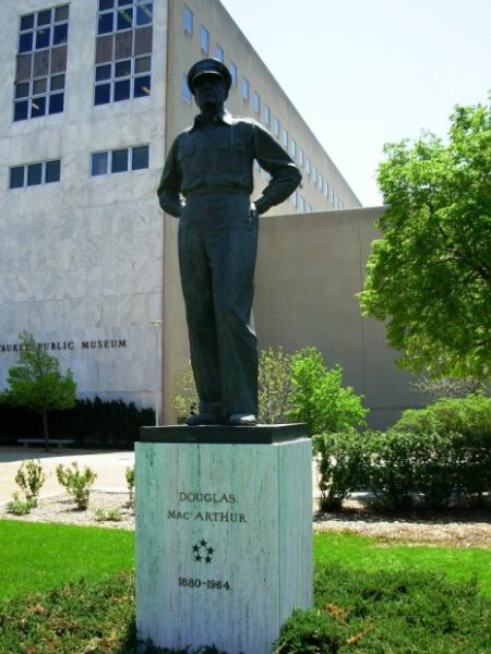 MACARTHUR SQUARE PARK WAR MEMORIAL STATUE