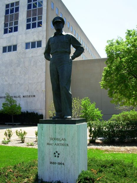 MACARTHUR SQUARE PARK WAR MEMORIAL STATUE