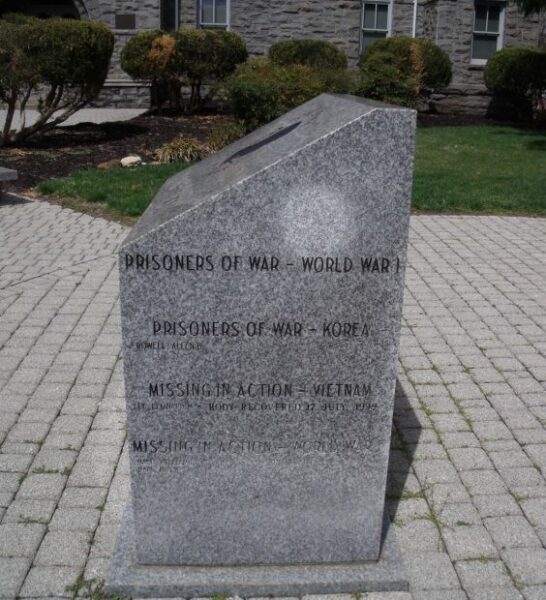 LEST WE FORGET POW MIAS OF ALL WARS MEMORIAL SIDE A