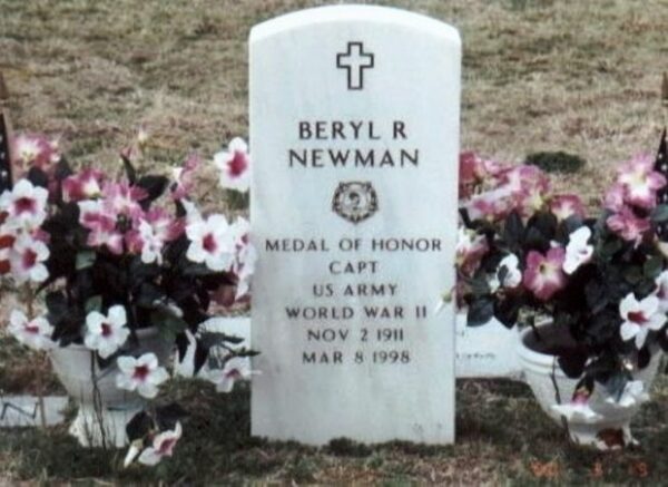 BERYL R NEWMAN MEDAL OF HONOR WAR MEMORIAL GRAVESTONE