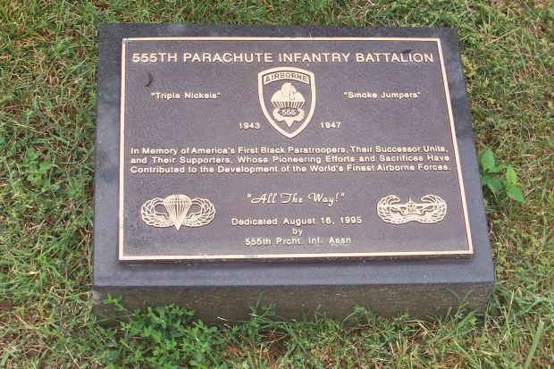 555TH PARACHUTE INFANTRY BATTALION MEMORIAL TREE PLAQUE