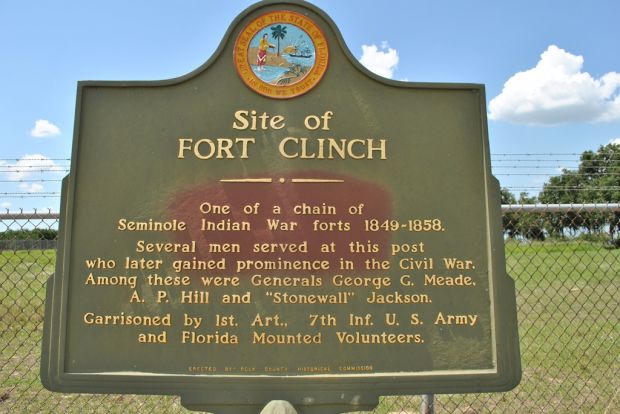 SITE OF FORT CLINCH WAR MEMORIAL MARKER