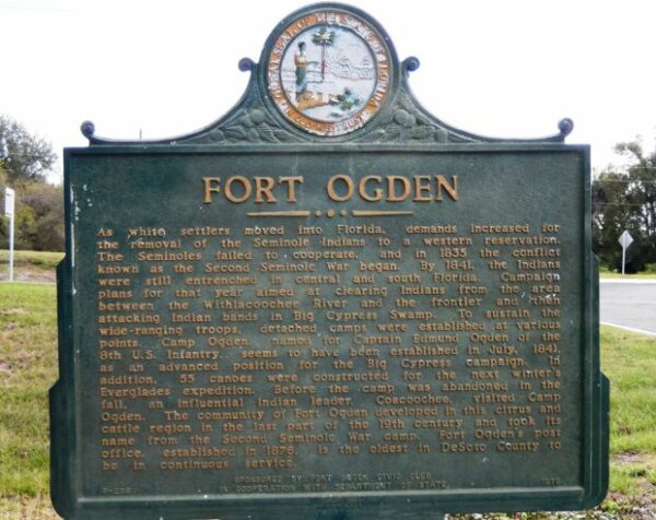 FORT OGDEN WAR MEMORIAL MARKER