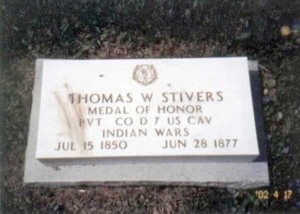 THOMAS W STIVERS MEDAL OF HONOR WAR MEMORIAL GRAVESTONE