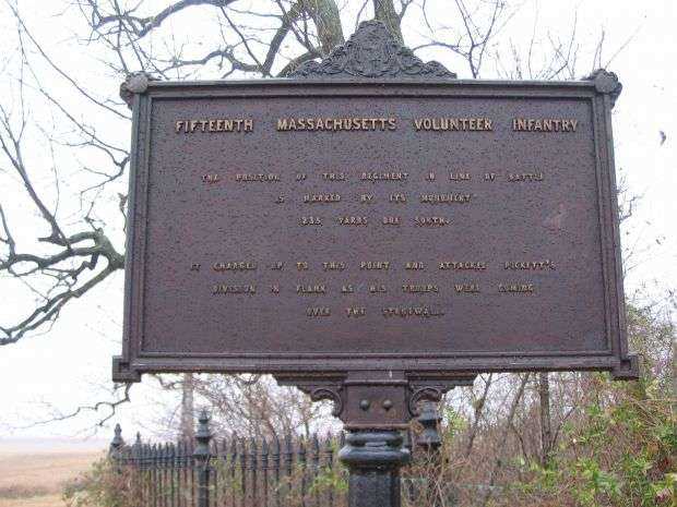 FIFTEENTH MASSACHUSETTS VOLUNTEER INFANTRY WAR MEMORIAL MARKER