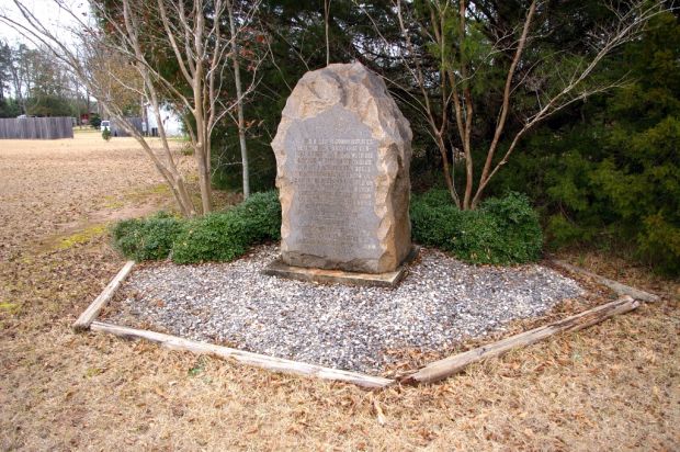 GENERAL ANDREW JACKSON WAR MEMORIAL WIDE ANGLE
