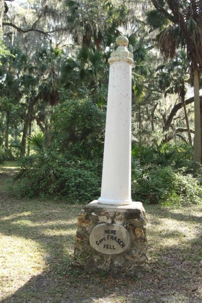HERE CAPT. FRASER FELL WAR MEMORIAL