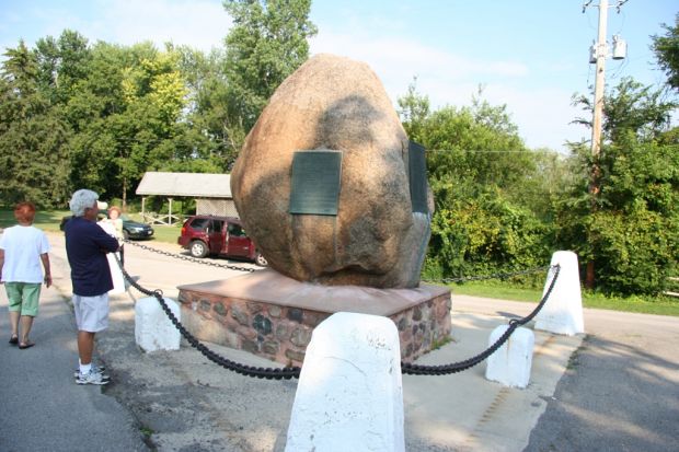 GEN. SIMON KENTON WAR MEMORIAL