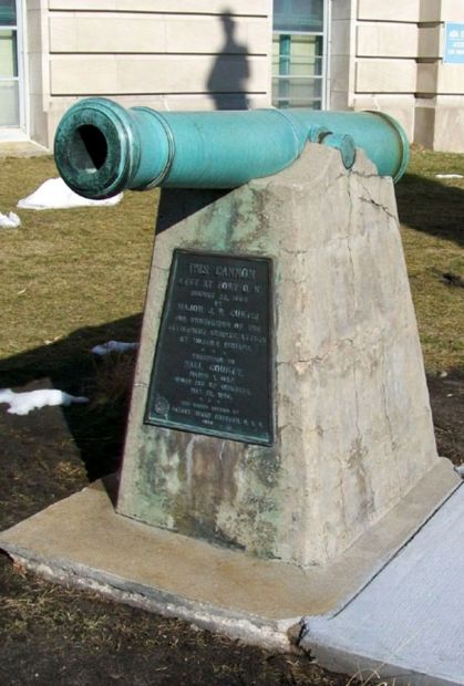 THIS CANNON MEMORIAL