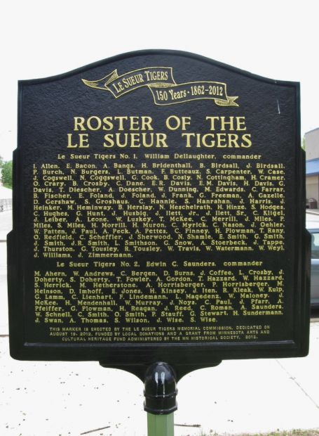 ROSTER OF THE LE SUEUR TIGERS MEMORIAL MARKER FRONT