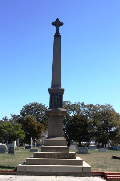 TO THE MEMORY OF THE DEAD OF THE IRISH VOLUNTEERS MEMORIAL