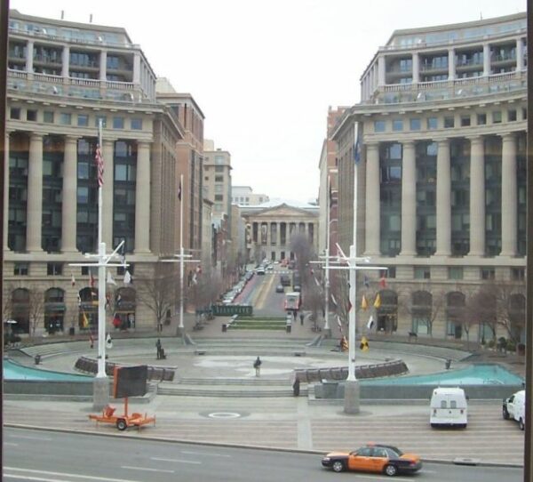 THE UNITED STATES NAVY MEMORIAL
