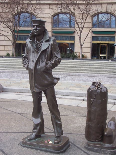 THE UNITED STATES NAVY MEMORIAL THE LONE SAILOR STATUE