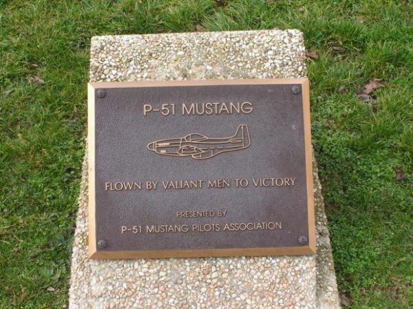 DOVER AFB P-51 MUSTANG WAR MEMORIAL PLAQUE