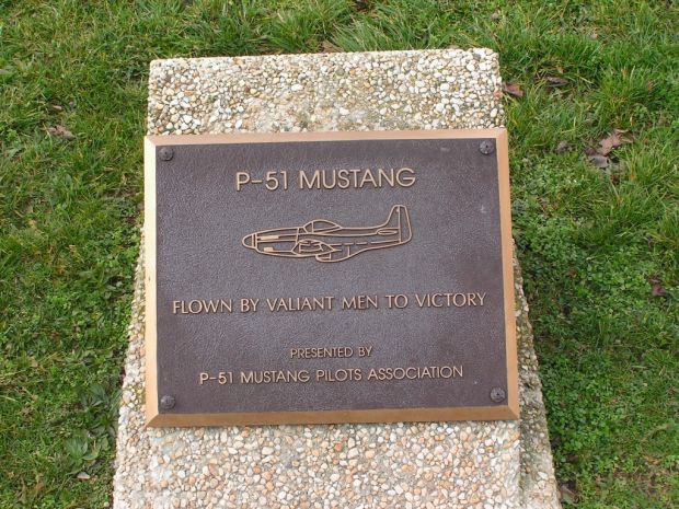 DOVER AFB P-51 MUSTANG WAR MEMORIAL PLAQUE