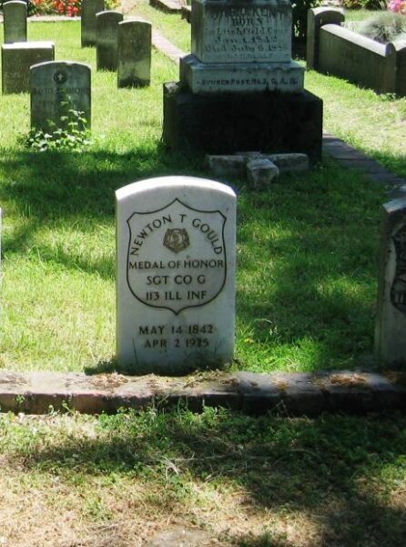 NEWTON T GOULD MEDAL OF HONOR WAR MEMORIAL GRAVESTONE