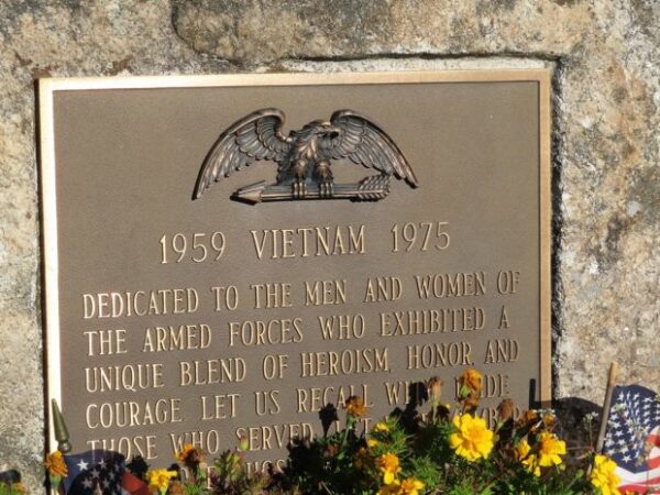 SALEM VIETNAM WAR MEMORIAL PLAQUE