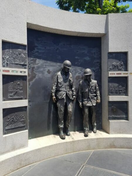 THE CALIFORNIA VIETNAM VETERANS MEMORIAL STATUE B