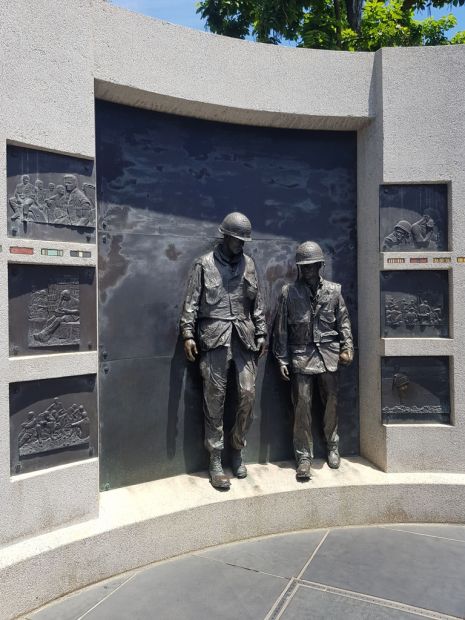 THE CALIFORNIA VIETNAM VETERANS MEMORIAL STATUE B