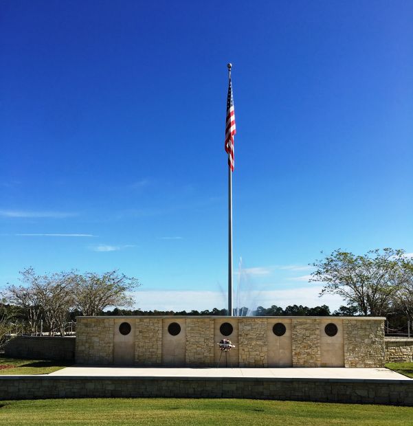 JACKSONVILLE NATIONAL CEMETERY WALL OF FAME MEMORIAL