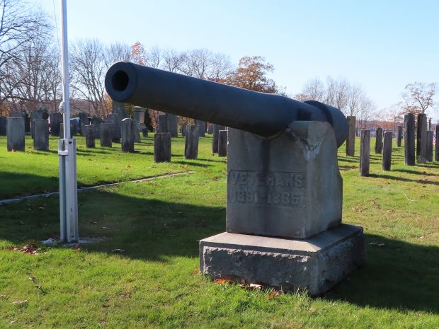 VETERANS 1861-1865 MEMORIAL CANNON