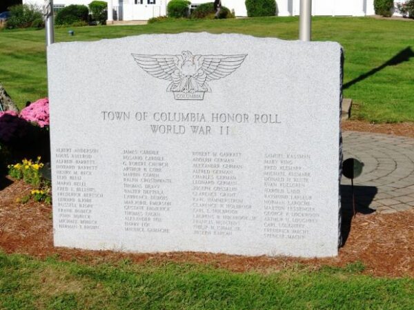 TOWN OF COLUMBIA HONOR ROLL WORLD WAR II MEMORIAL