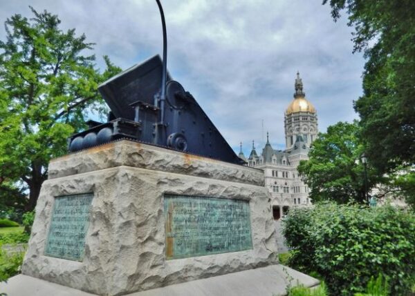 1ST CONN. HEAVY ARTILLERY WAR MEMORIAL