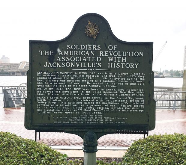 SOLDIERS OF THE AMERICAN REVOLUTION WAR MEMORIAL MARKER