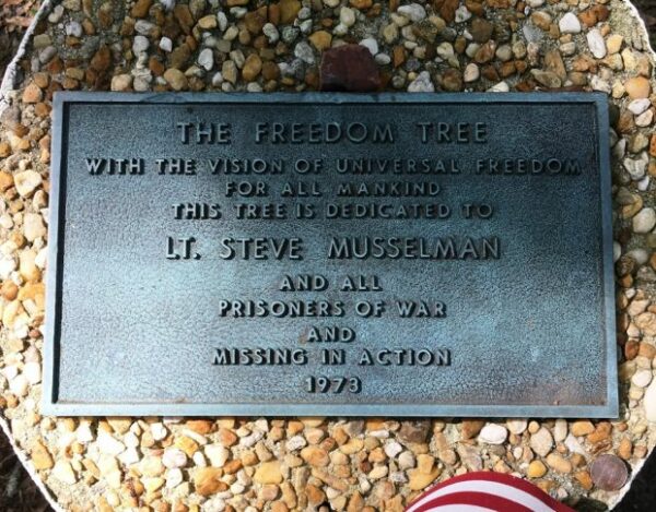 THE FREEDOM TREE LT. STEVE MESSELMAN MEMORIAL TREE PLAQUE
